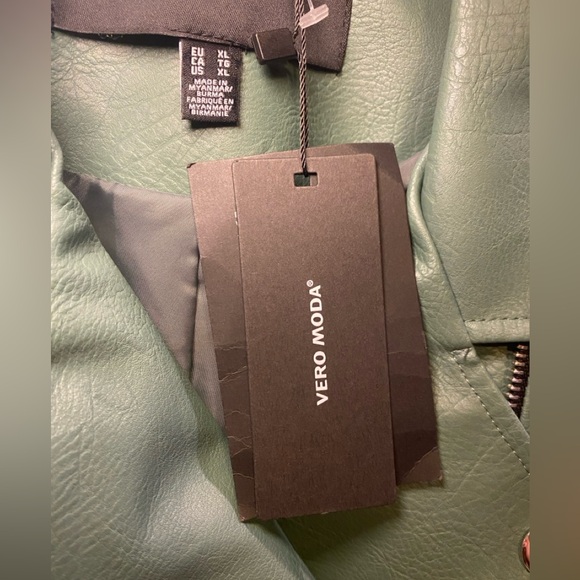 NWT Vero Moda Women’s Nicole Coated Vegan Leather Motorcycle Jacket - Picture 8 of 10